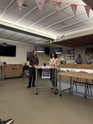 Amina wordt geinterviewd